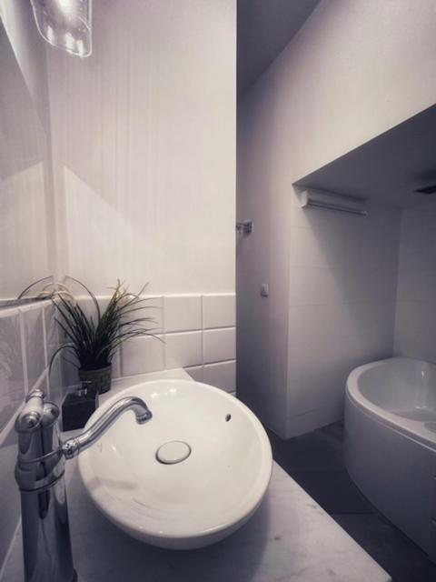 Luxury Living Kopernik Appartement Warschau Buitenkant foto